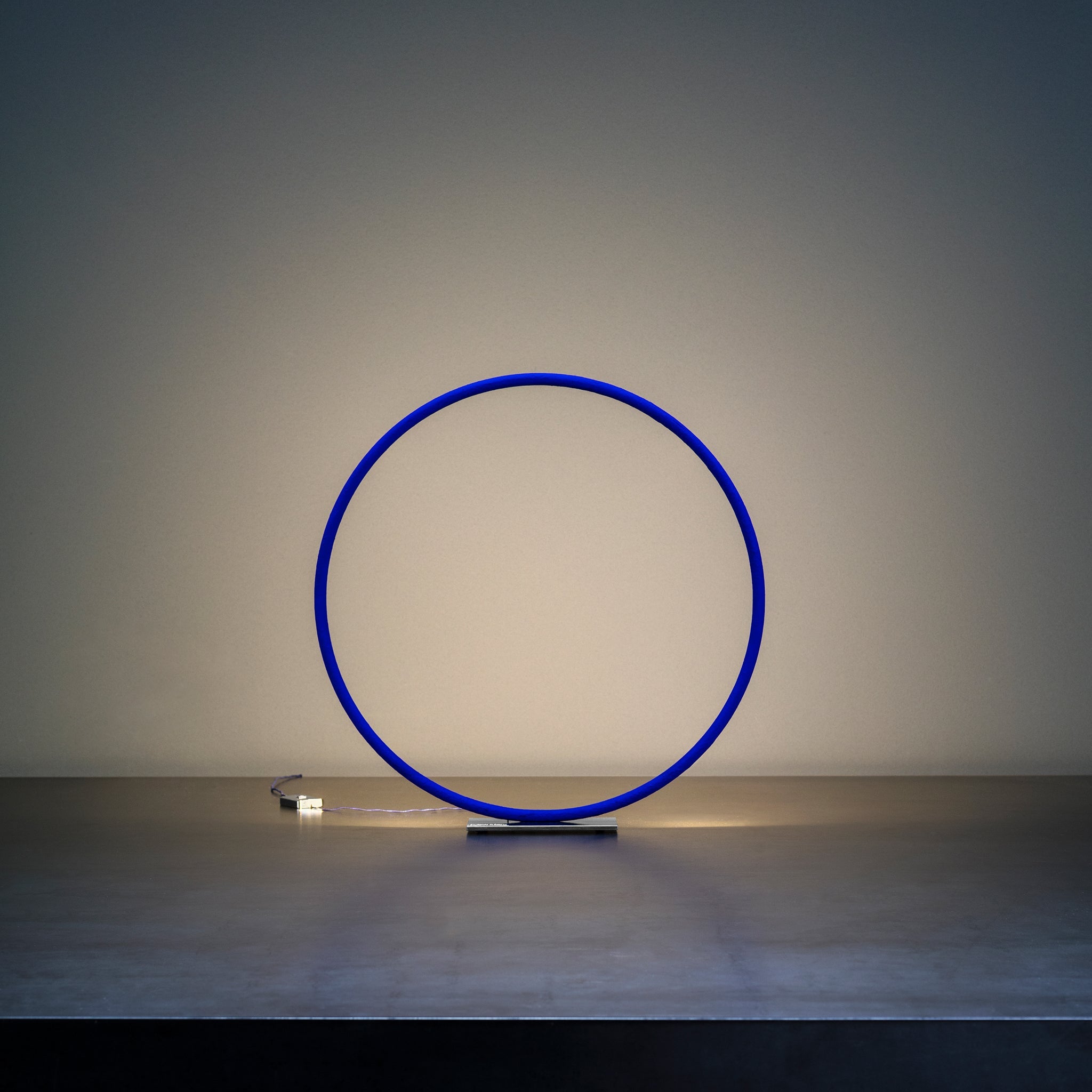 sorry giotto table lamp by catellani & smith